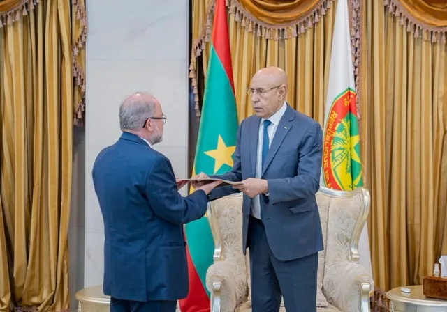 President Mohamed Ould Cheikh El Ghazouani receives a written message from then Serbian President Aleksandar Vucic, file photo