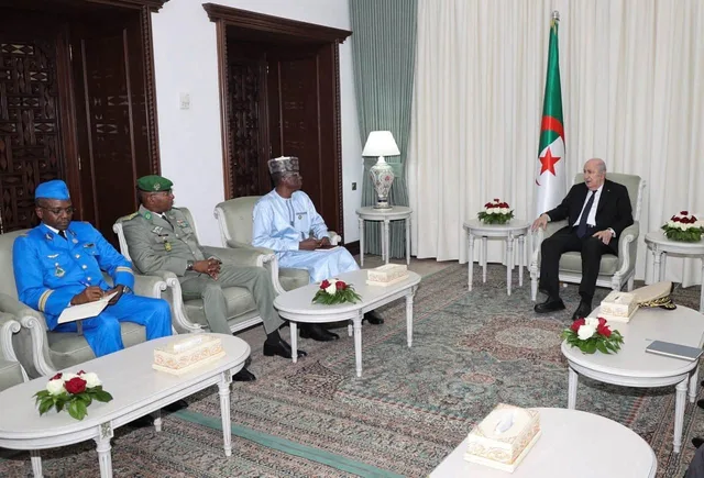 Algeria's president meeting a delegation from Niger