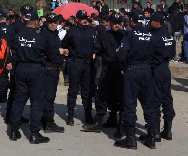 Archive: Algerian police officers (2011)