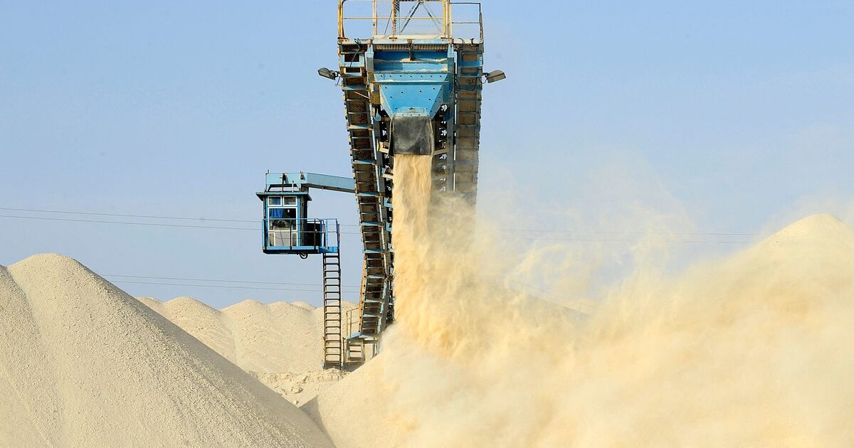 Illustrative photograph of a phosphate facility near Laayoune, not the Mzinda complex. Capture date unknown.
