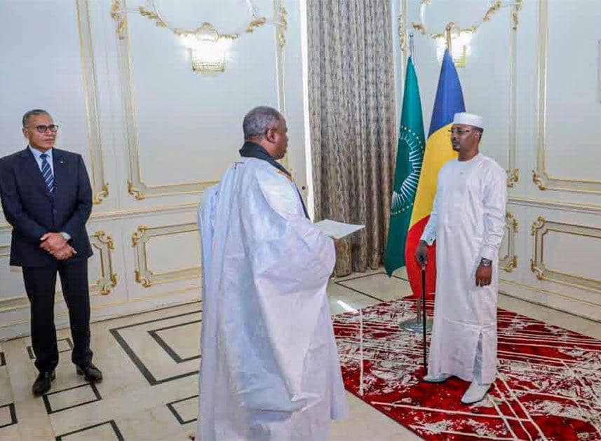 Chad's president and the Mauritanian ambassador at the credentials ceremony