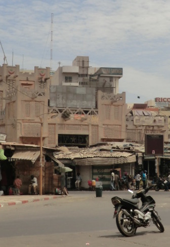 Archive photograph of Sandaga market in Dakar on 18 May 2013, not the police station or the reported death.
