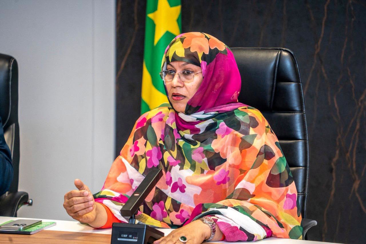 Health minister Naha Mint Hamdi Ould Mouknass at a meeting