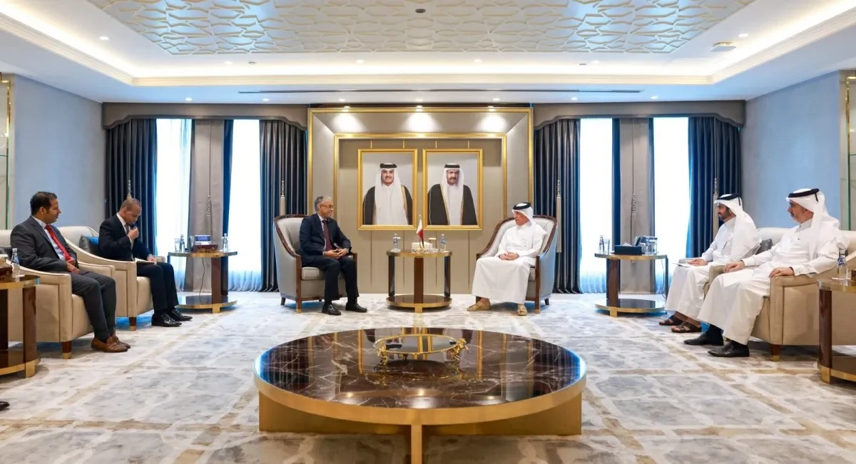 Qatari and Mauritanian officials meeting in Doha