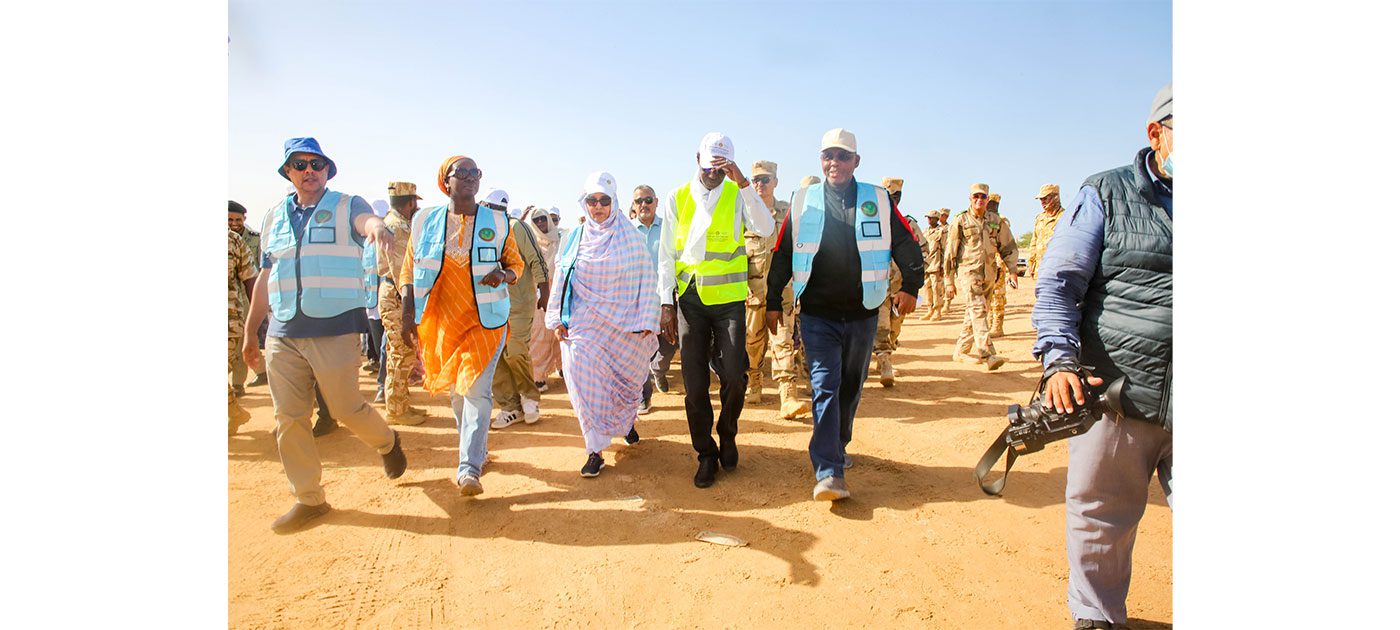 Volunteers clean a beach in Nouakchott