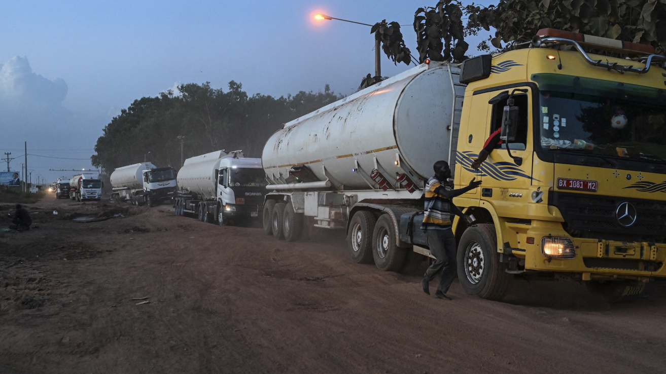 Fuel trucks reach Bamako under Malian army escort