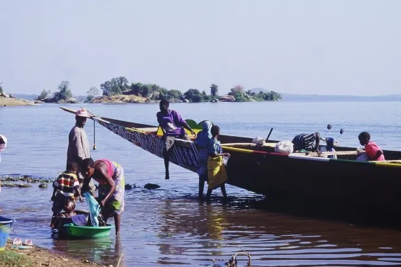 Archive: Lake Sélingué, Mali